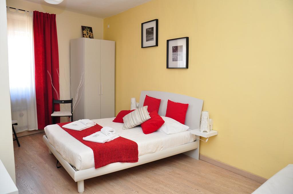 At Home Bed And Breakfast Lucca Bagian luar foto