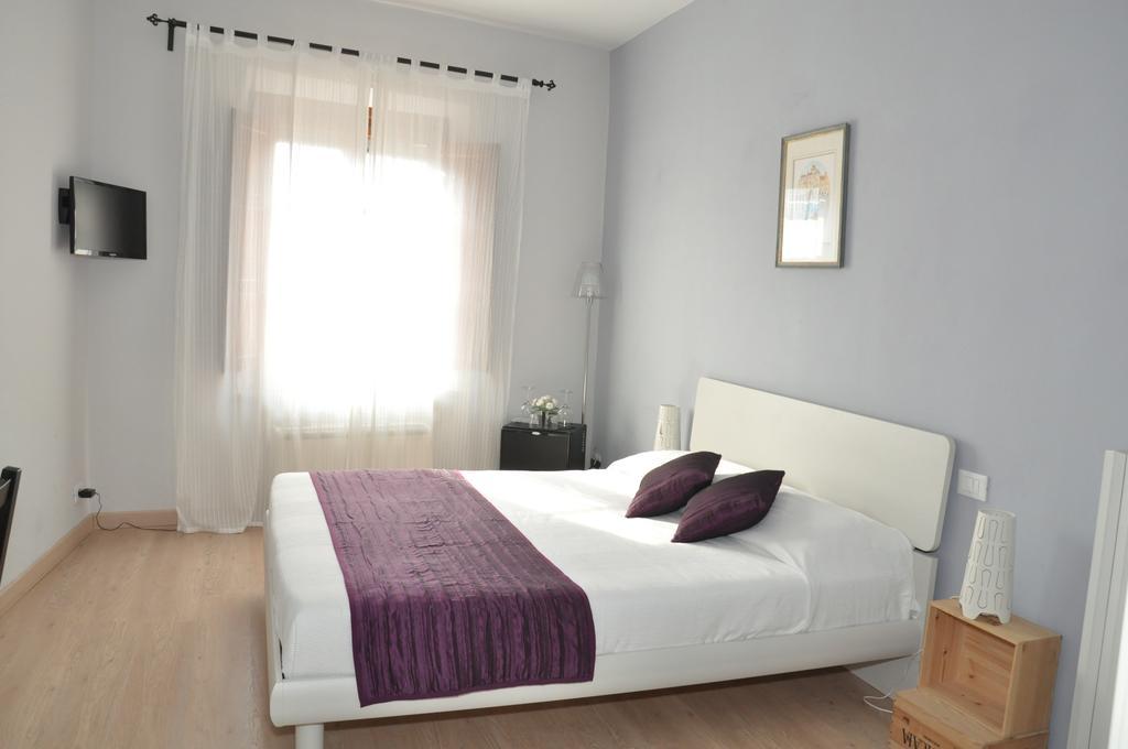 At Home Bed And Breakfast Lucca Bagian luar foto
