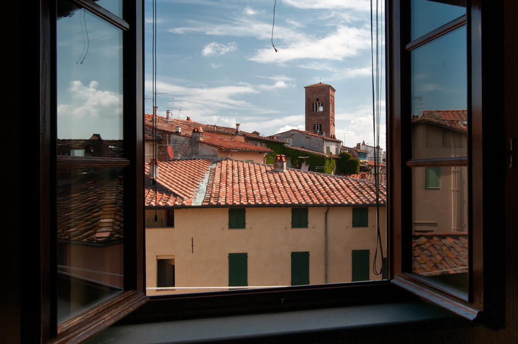 At Home Bed And Breakfast Lucca Bagian luar foto