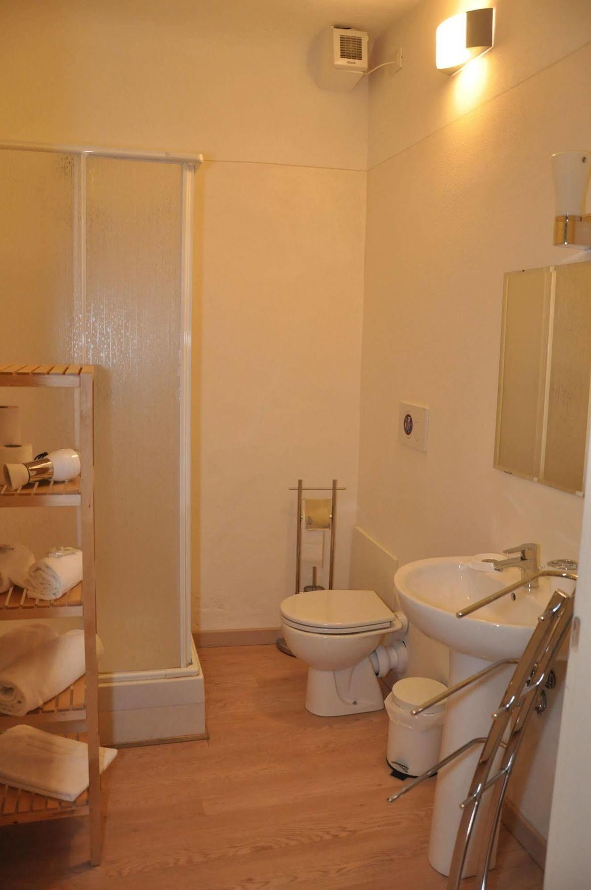At Home Bed And Breakfast Lucca Bagian luar foto