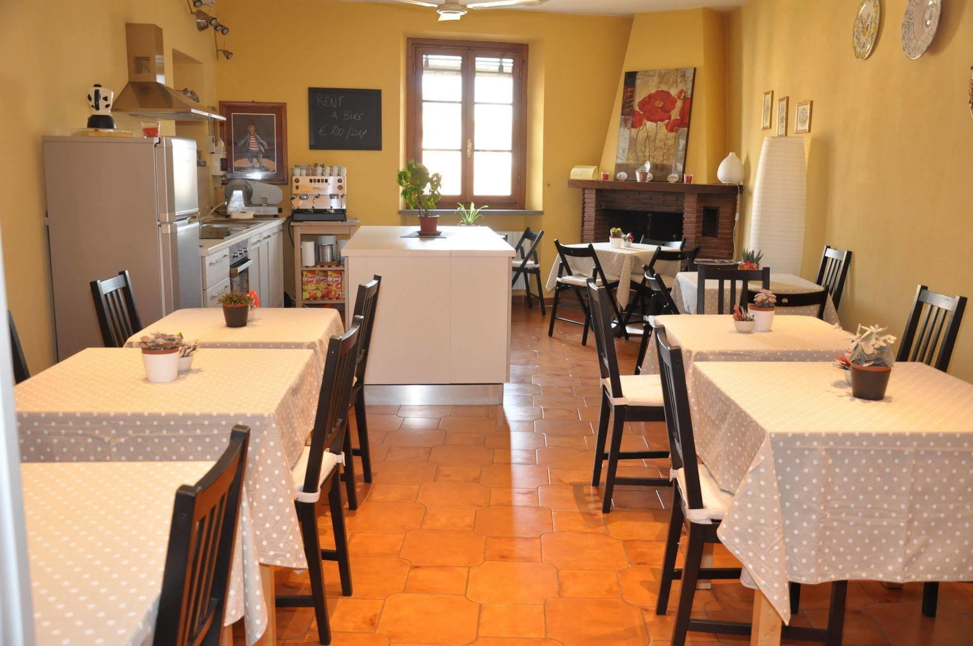 At Home Bed And Breakfast Lucca Bagian luar foto