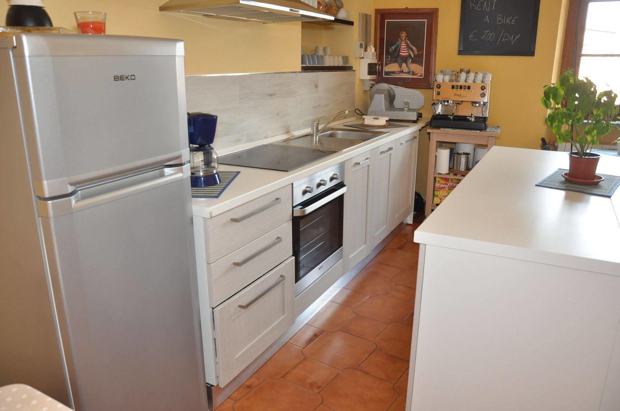 At Home Bed And Breakfast Lucca Bagian luar foto